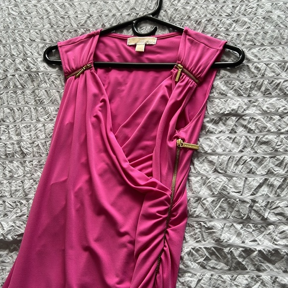 Michael kors pink dress with zipper details. Worn once - Picture 4 of 4